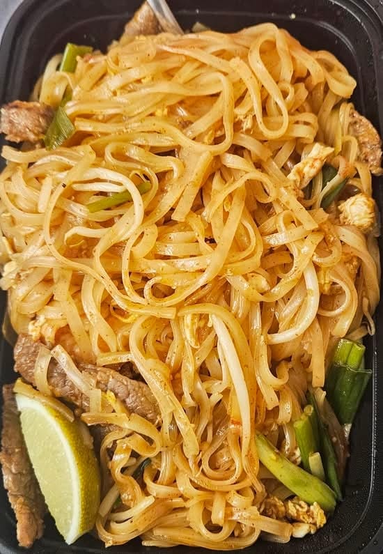 L Pad Thai.